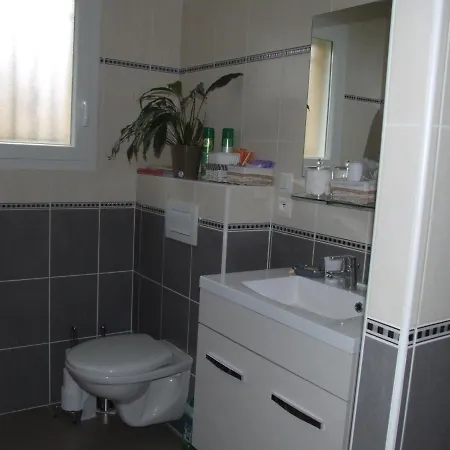 Chez Christiane Et Gerard 오르테즈